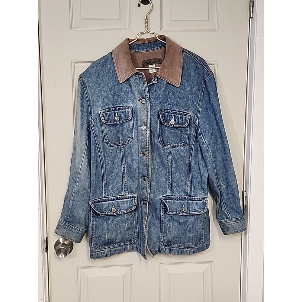 Stylish Denim Jacket with Brown Collar